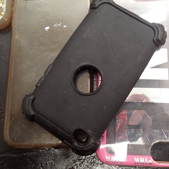 Lot of Iphone and Ipod old cases - Picture 2 of 6